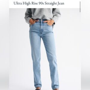 Abercrombie Ultra High Rise 90s Straight Jean in Medium